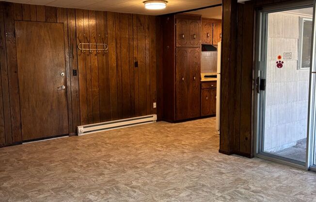 Sprawling Ranch off Mill Plain Blvd- 3 bedrooms