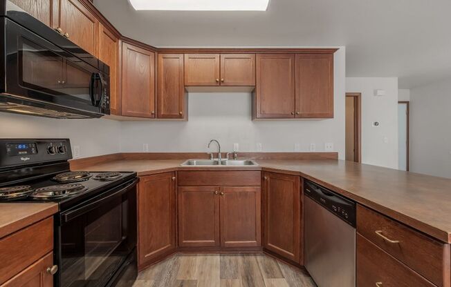 3 beds, 2.5 baths, $1,695, Unit #A