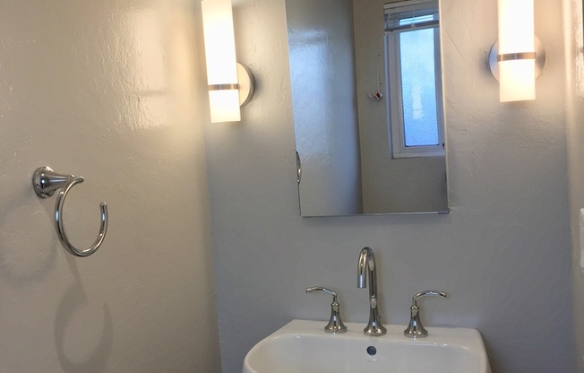 2 beds, 1.5 baths, 1,000 sqft, $3,295, Unit 10