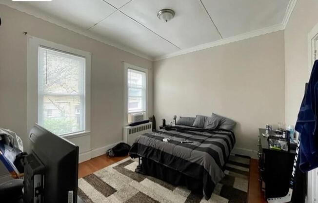 32 11 38 AVE