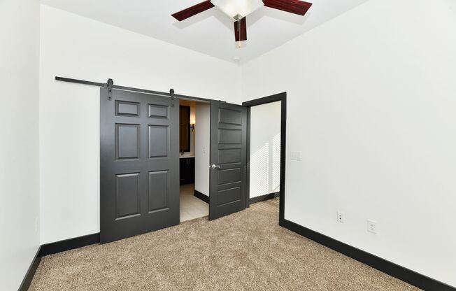 2 beds, 2 baths, 1,320 sqft, $1,699, Unit 881-201