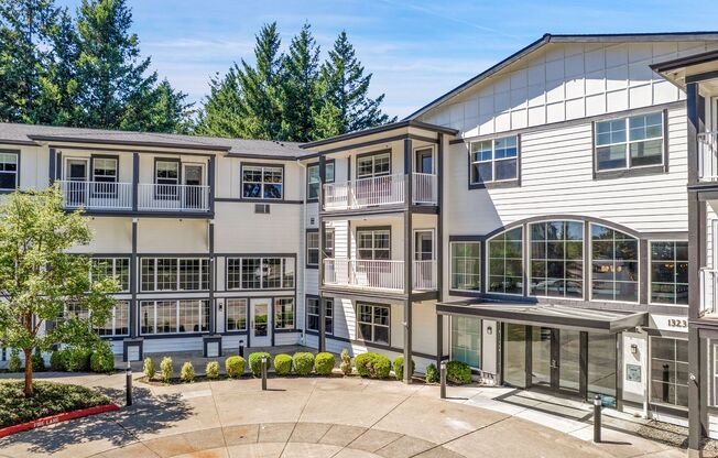 2 beds, 1 bath, 823 sqft, $1,795, Unit 126-229