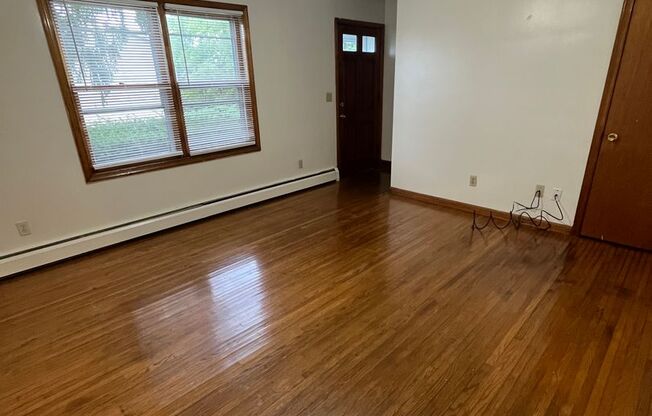 2 beds, 1.5 baths, 900 sqft, $1,440, Unit F-2