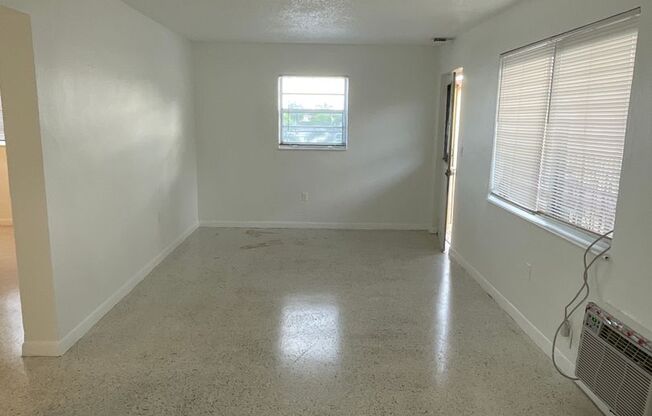 2 beds, 1 bath, 832 sqft, $2,200, Unit #18