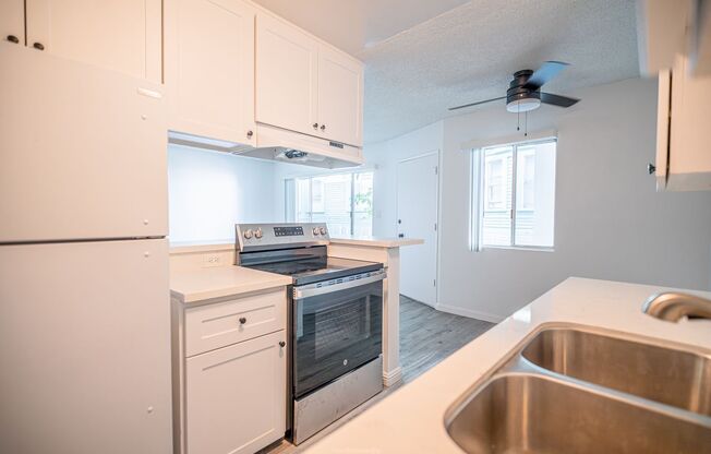 2 beds, 2 baths, 900 sqft, $2,395, Unit 10