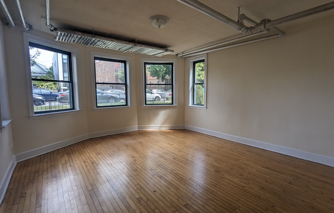 2330 N Spaulding Ave