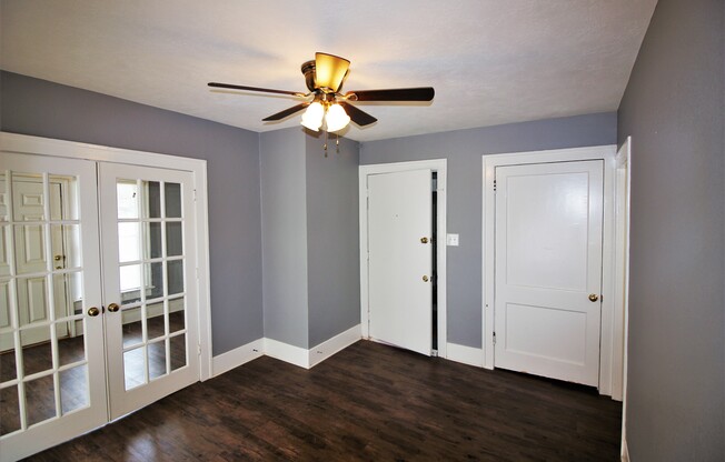4405 WOODSIDE