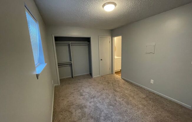 1 bed, 1 bath, 480 sqft, $600, Unit 1817 Self 1