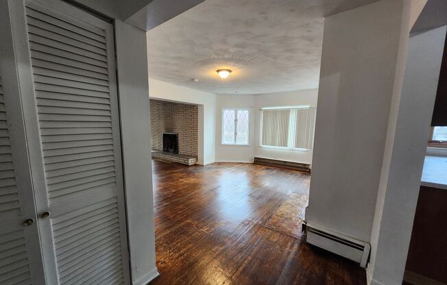 32 Lake View Park