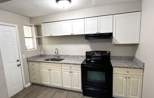 3 beds, 1 bath, $1,295