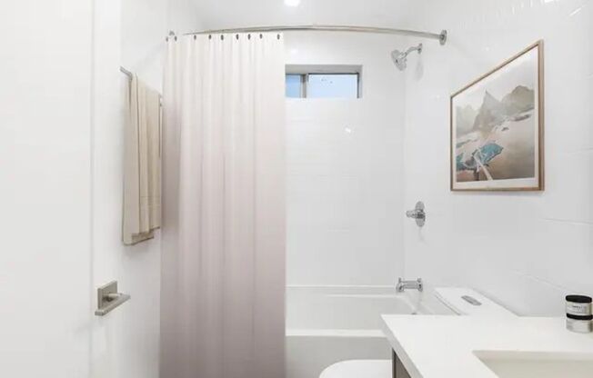 Experience Modern Living: Renovated 1 & 2 Bedroom Homes in Prime Culver City!