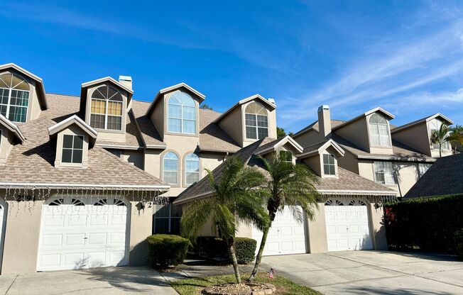 3-Story, 4BD/2.5BA Townhome in the Heart of Clearwater/Countryside!