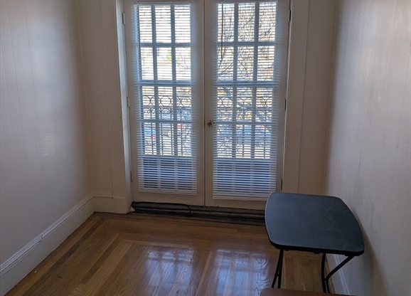 1 bed, 1 bath, 400 sqft, $1,700, Unit 5A