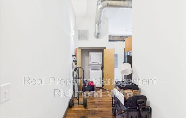 1322 W Broad St
