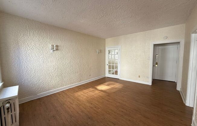 Studio, 1 bath, 308 sqft, $1,175, Unit Bayard Manor 206