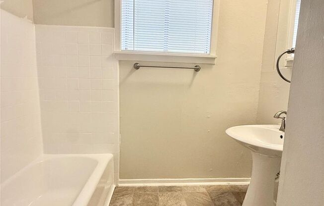 1 bed, 1 bath, $750, Unit MA934