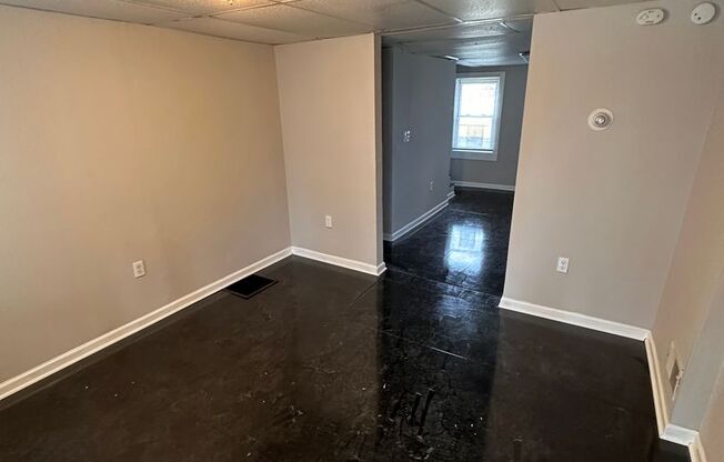 Recently Remodeled 2bd Home In East York!