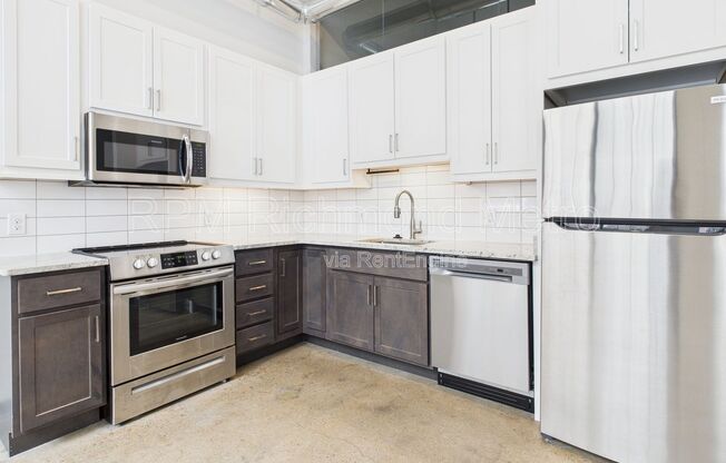 2 beds, 2 baths, 900 sqft, $1,573, Unit 120