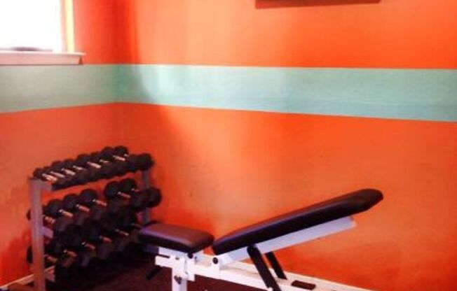 2 beds, 1 bath, 745 sqft, $1,100