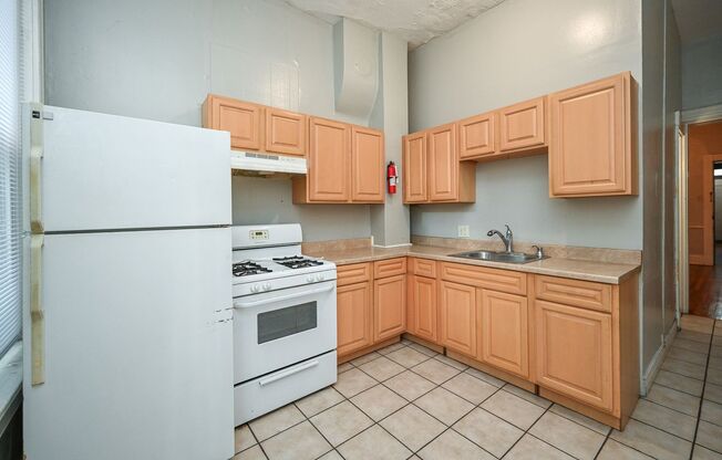 5 beds, 3 baths, $3,595, Unit 2361