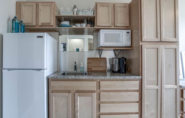 Studio Apartments near Fremont and Wallingford