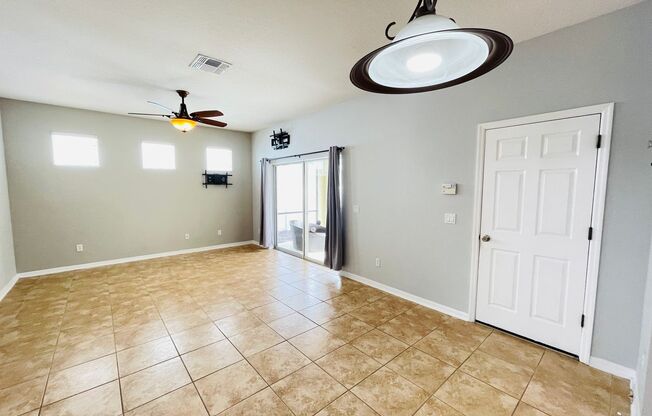 Experience Elevated Living in Orlando’s Finest - 4 BD / 3 BA Beautiful Home! WASHER & DRYER INCLUDED!