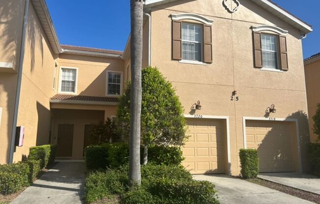 3 2.5 - TOWNHOUSE IN PARKRIDGE - CLOSE TO SHOPPING/HOSPITALS/INTERSTATE