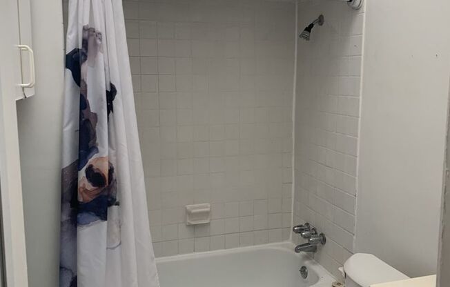 2 beds, 1 bath, $2,100, Unit S3