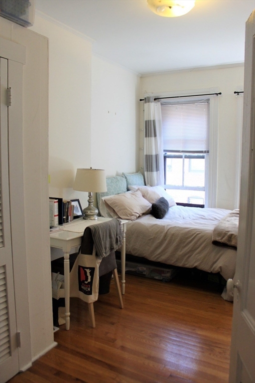 22 Isabella St.