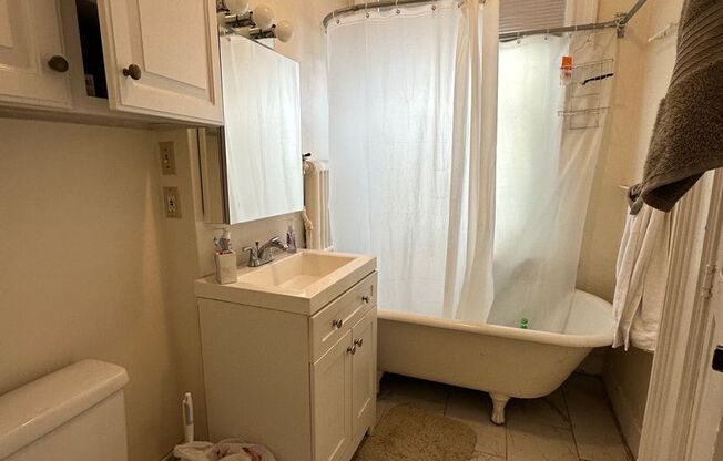 1 bed, 1 bath, 500 sqft, $2,475, Unit 24