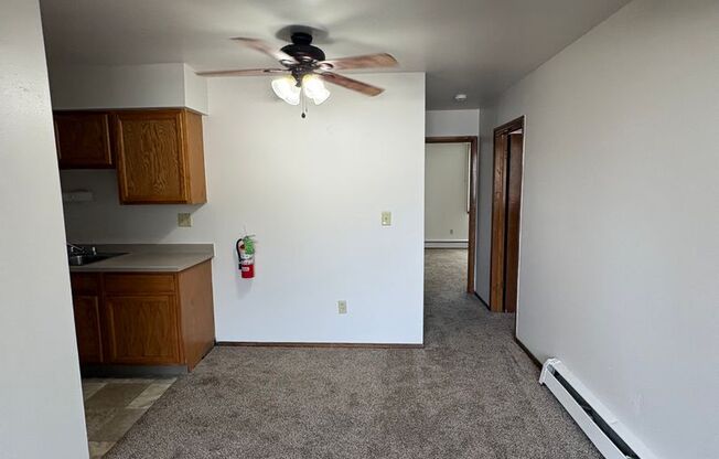 2 beds, 1 bath, 833 sqft, $1,299, Unit 3955 - 4