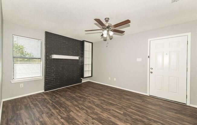 1801/1807 Rawhide Dr