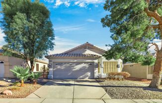 BEAUTY! SINGLE-STORY, 3 BEDROOMS, 2 BATHROOMS WITH 2-CAR GARAGE