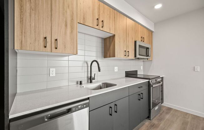 1 bed, 1 bath, 585 sqft, $1,715, Unit 515