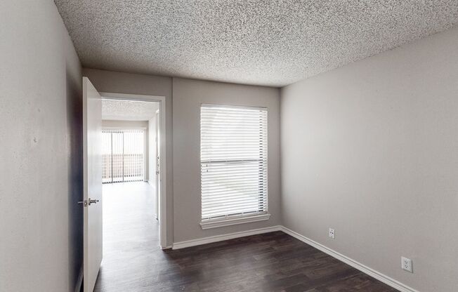 1 bed, 1 bath, 950 sqft, $919
