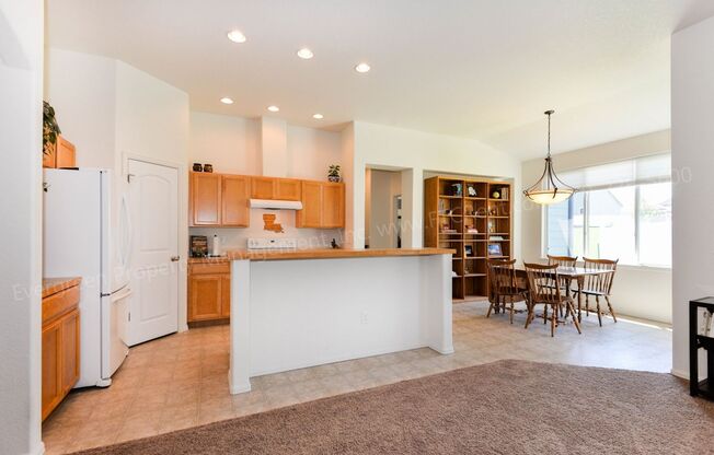 Delightful 3-Bedroom Home in Fort Collins' Maple Hill Subdivision!