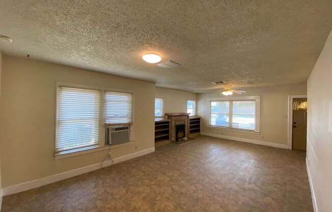 Affordable 1 bedroom + office/1 bath available NOW!