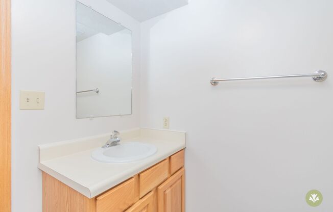 2 beds, 2.5 baths, 1,307 sqft, $1,870, Unit R-89