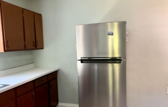 2 beds, 1 bath, $1,700