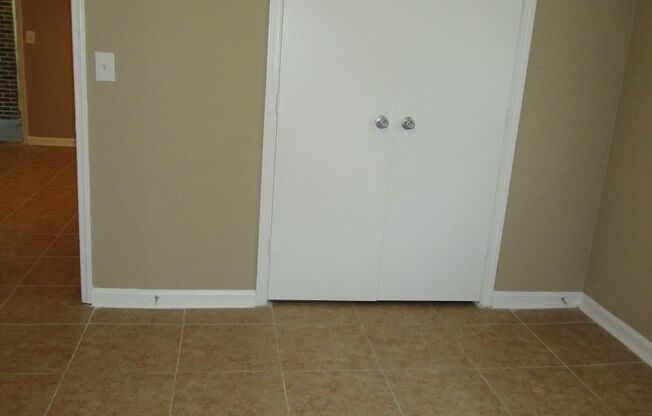 1 bed, 1 bath, 600 sqft, $898, Unit A-62