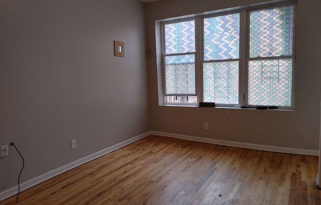 4250 W Haddon