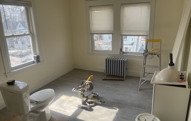 700 METROPOLITAN AVE