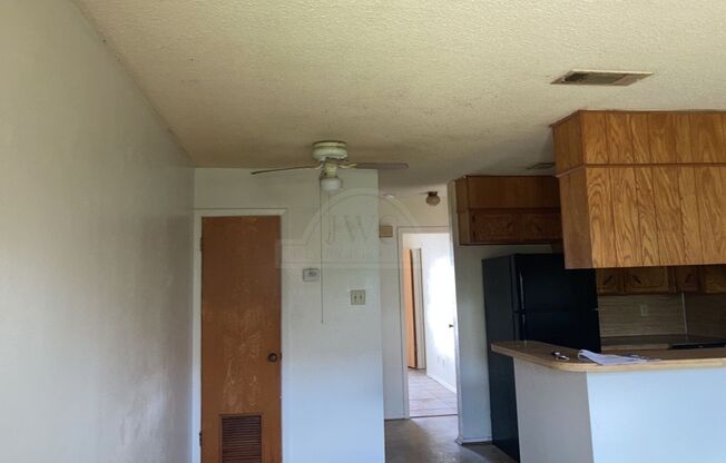 1 bed, 1 bath, $650