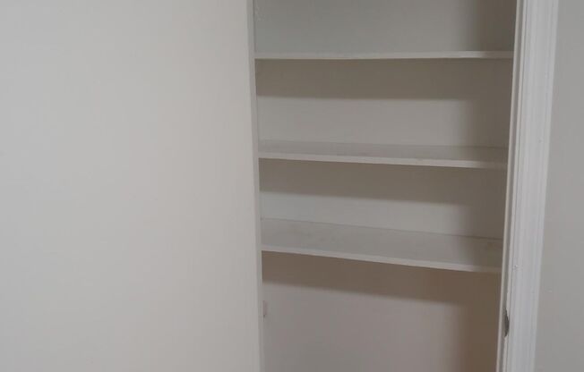 1 bed, 1 bath, 728 sqft, $995, Unit D2