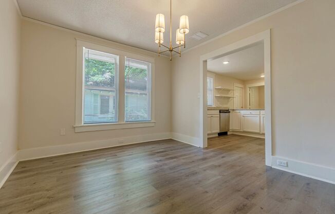 Beautifully renovated bungalow!