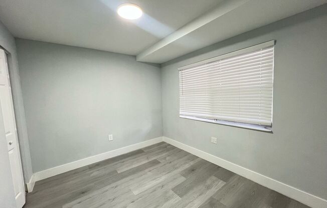 3 beds, 1 bath, 880 sqft, $2,300, Unit 5200-2