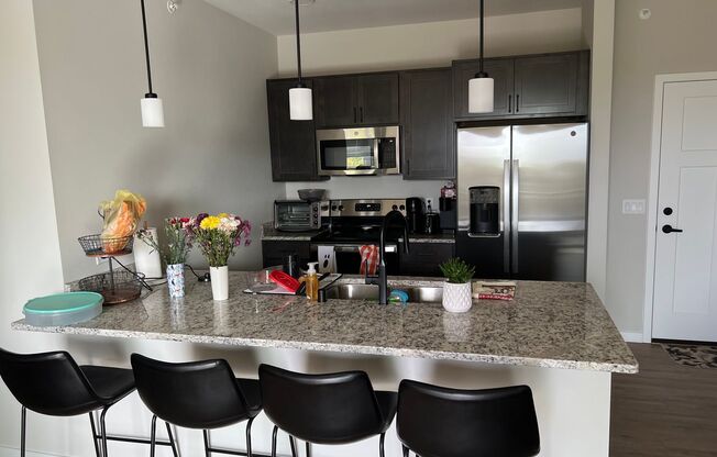3 beds, 2 baths, 1,006 sqft, $1,800, Unit 500-308