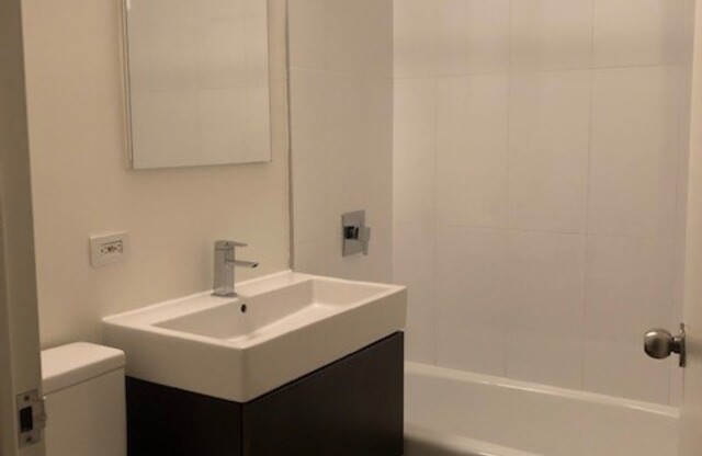 1 bed, 1 bath, $5,075, Unit 34H