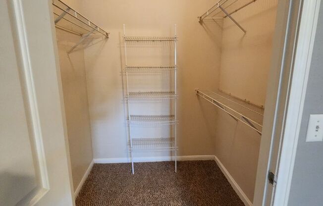 2 beds, 2 baths, 1,002 sqft, $1,725, Unit 305-u