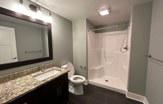 1 bed, 1 bath, 585 sqft, $1,600, Unit 323